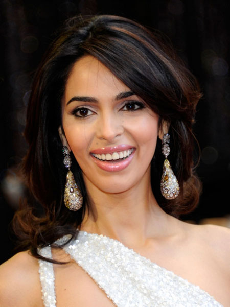 Photos Mallika Sherawat gorgeous beauty on red carpet at Oscars Photoshoot images