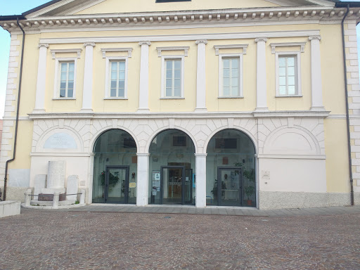 Biblioteca Comunale Giovanni Treccani degli Alfieri