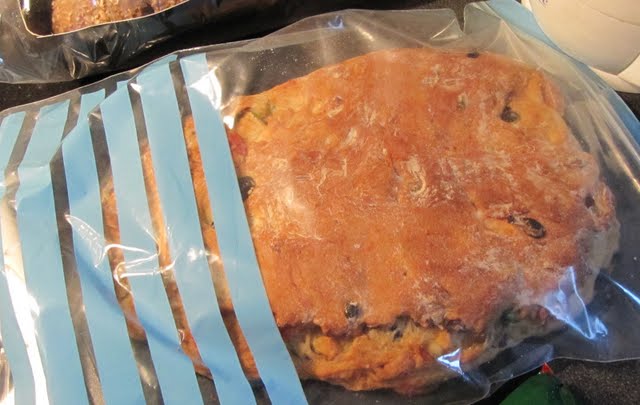 Kerststol met zelfgemaakt amandelspijs Kerststol met zelfgemaakt amandelspijs