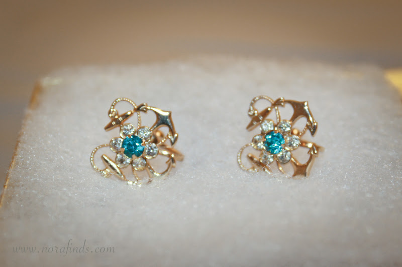 ... Sydney Vintage Fashion Blogger | Vintage Jewelries | Naval earrings