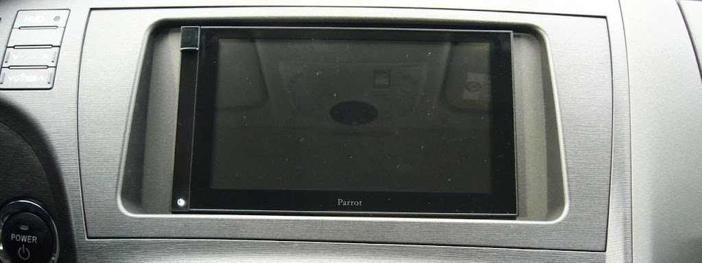 parrot.toyota.prius.III.2010.P1030517.640x1281.jpg