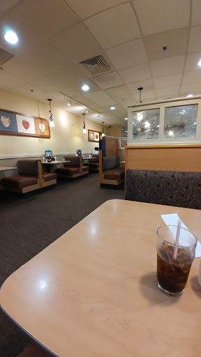 Restaurant «IHOP», reviews and photos, 1474 Southlake Plaza Dr, Morrow, GA 30260, USA