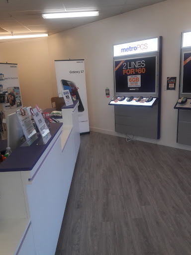 Cell Phone Store «MetroPCS Authorized Dealer», reviews and photos, 1566 Fitzgerald Dr, Pinole, CA 94564, USA