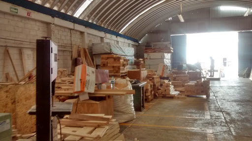 Madera Industrial La Montaña S.A. de C.V., Calle Plateros 73, Peñuelas, 76148 Santiago de Querétaro, Qro., México, Establecimiento de venta de madera | QRO