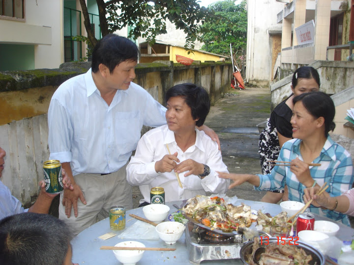 Chào mừng Ngày nhà giáo Việt Nam 20/11 2010 - Page 3 DSC00116