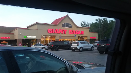 Supermarket «Giant Eagle Supermarket», reviews and photos, 909 E Main St, Ravenna, OH 44266, USA