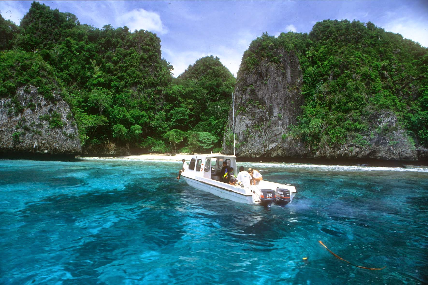 tempat wisata indah di pulau jawa