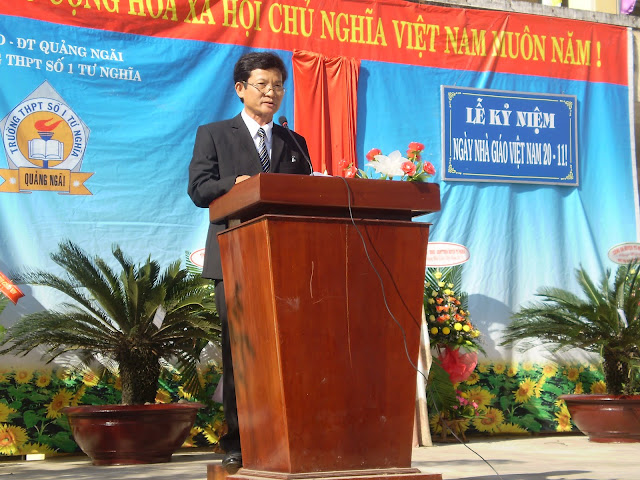 Hoạt động của 87TưNghĩa nhân ngày Nhà giáo Việt Nam 20/11/2012  PB200019