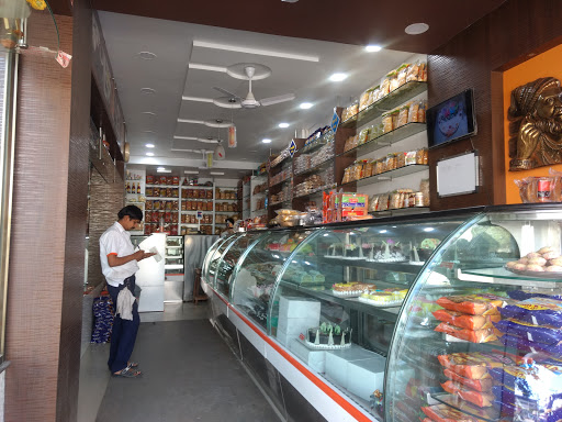 Swad Bakers, Shankar Nagar, Aapathapa Road, Akola, Maharashtra 444004, India, Dessert_Restaurant, state MH