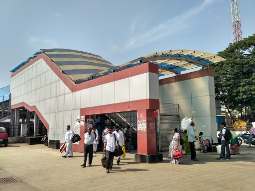 Gulbarga, Gulbarga Station FOB, Ghouse Nagar, Tarfile, Kalaburagi, Karnataka 585102, India, Train_Station, state KA