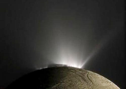 Nasa Enceladus A Lifezone Hotspot 90 Geyser Jets Spewing Water Vapor And Organics