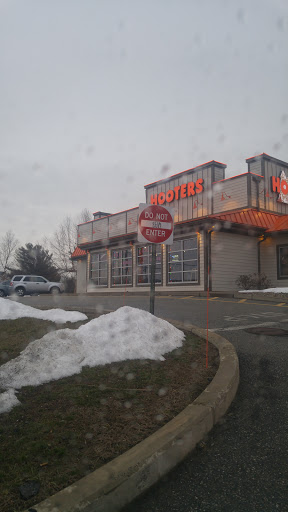 American Restaurant «Hooters», reviews and photos, 1290 Riverdale St, West Springfield, MA 01089, USA