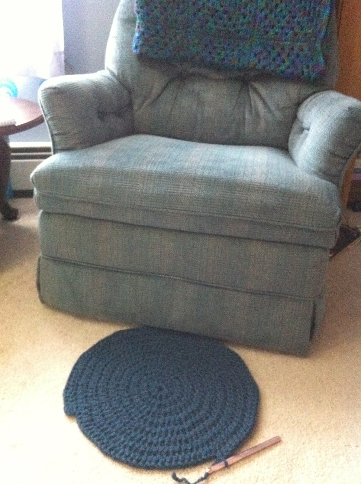 Stargazun Designs: Easy Round Thick Crochet Rug Pattern- Beginner Tutorial