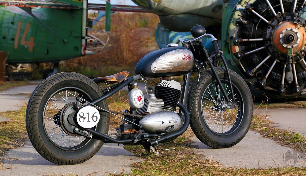 1963_jawa_250cc_2-stroke_bobber_cranberry.jpg