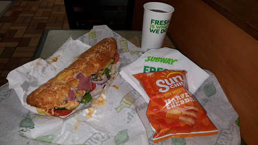 Restaurant «SUBWAY®Restaurants», reviews and photos, 6039 NE Win Sivers Dr, Portland, OR 97220, USA