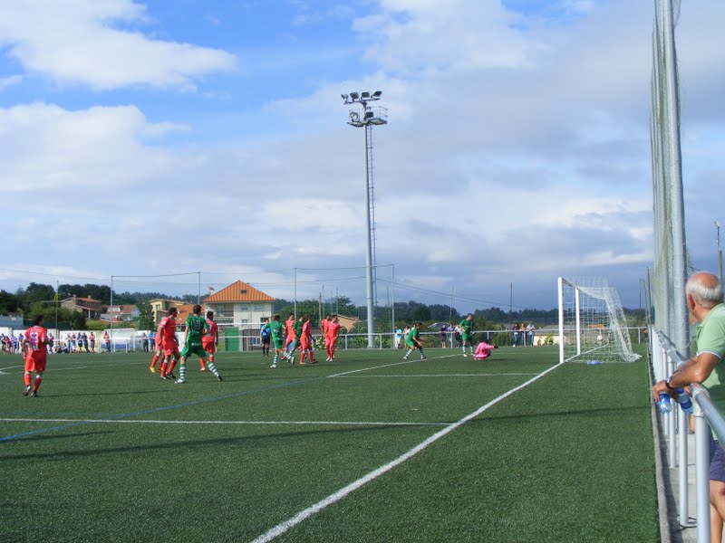 XXV Trofeo Concello de Ares. Racing, 4 - Celta B, 1. Jugada del 2-1 Marcos Álvarez para el Racing.