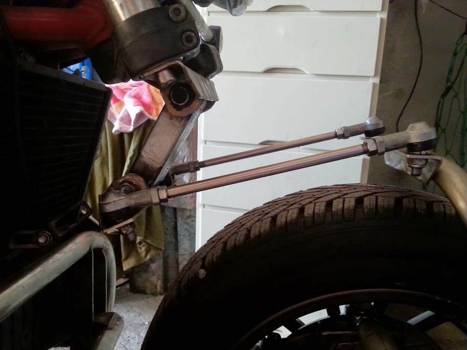 Building a BMW K100 with aluminium sidecar & single sided front suspension. 20140511_175917