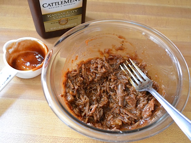shredded beef with bbq sauce mixed in 