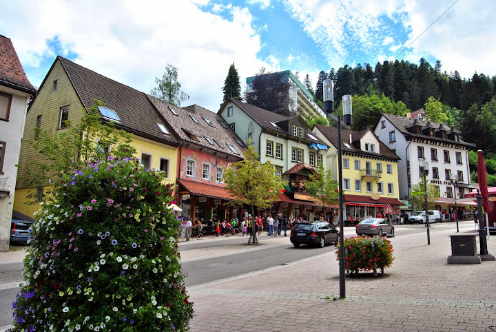 Triberg, St. Georgen y Schiltach. - Alsacia, Selva Negra y Suiza. (5)