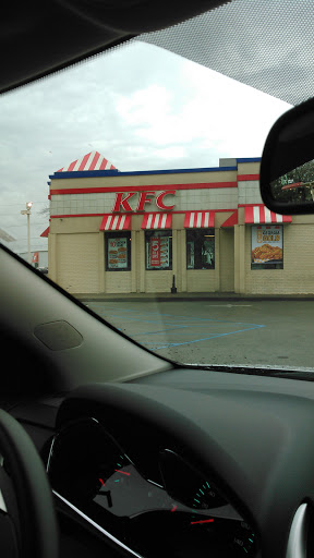 Fast Food Restaurant «KFC», reviews and photos, 2760 Brentwood Dr, Columbus, IN 47203, USA