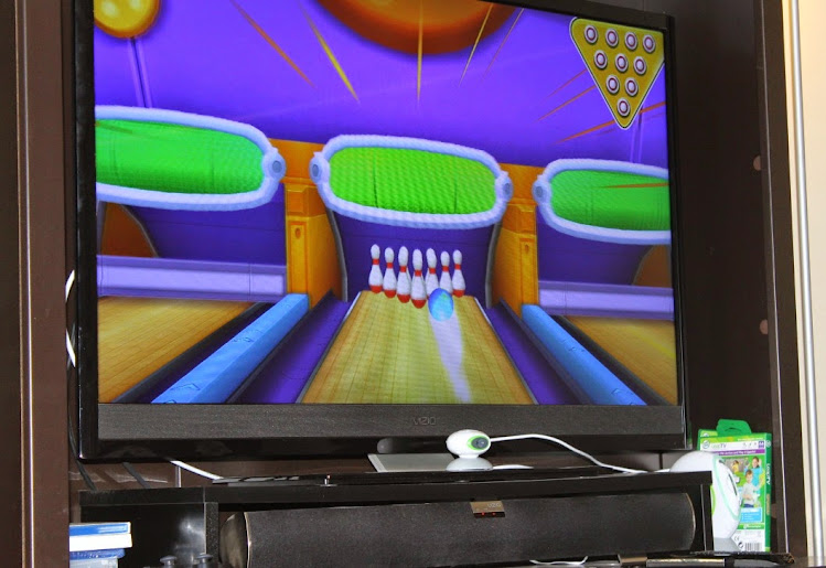 Playing LeapFrog Sports! Bowling Game on the LeapFrog LeapTV