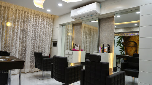 Celestte Spa & Salon, 3-6-196 & 197 , Prime Plaza, Himayatnagar, Hyderabad, Telangana 500029, India, Massage_Therapist, state TS