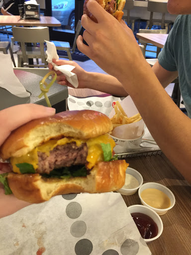 Hamburger Restaurant «Burger 21», reviews and photos, 26425 Novi Rd F, Novi, MI 48375, USA