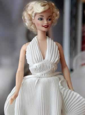 Barbie Marilyn Monroe en "La tentación vive arriba"