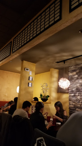 Asian Fusion Restaurant «Issei Noodle (Downtown Lancaster)», reviews and photos, 44 N Queen St, Lancaster, PA 17603, USA