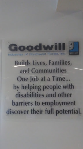 Thrift Store «Goodwill Retail & Donation Center», reviews and photos