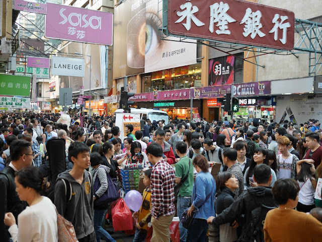 a crowded Sai Yeung Choi Street South