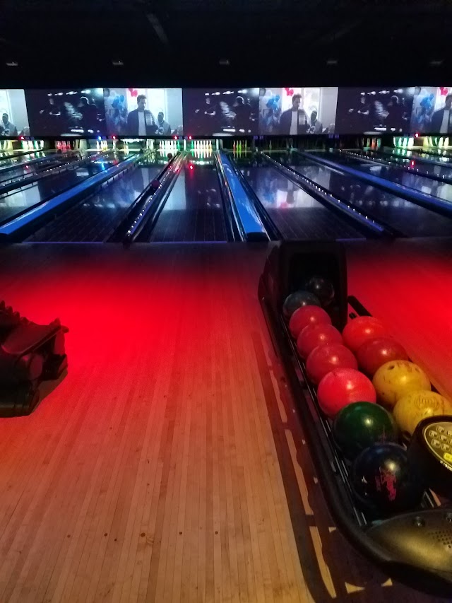 Bowlero Pasadena