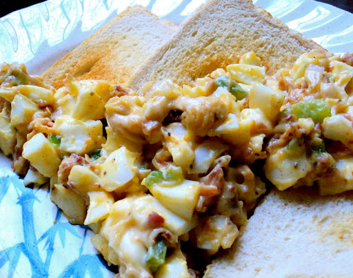Deviled+eggs+with+bacon+and+horseradish