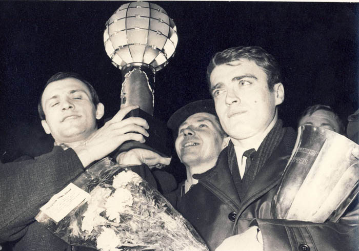 Trophy winners carried by Cornel Oteleal and Gheorghe Gruia.