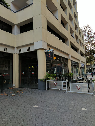Vyne Bistro