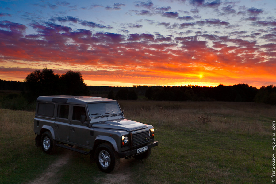 Defender 117. Дефендер 500 сил. Гроза Дефендер. Defender природа. Дефендер рафт.