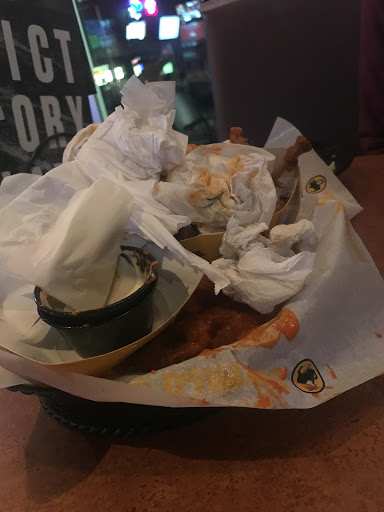 Chicken Wings Restaurant «Buffalo Wild Wings», reviews and photos, 500 Grandview Crossing #90, Gibsonia, PA 15044, USA