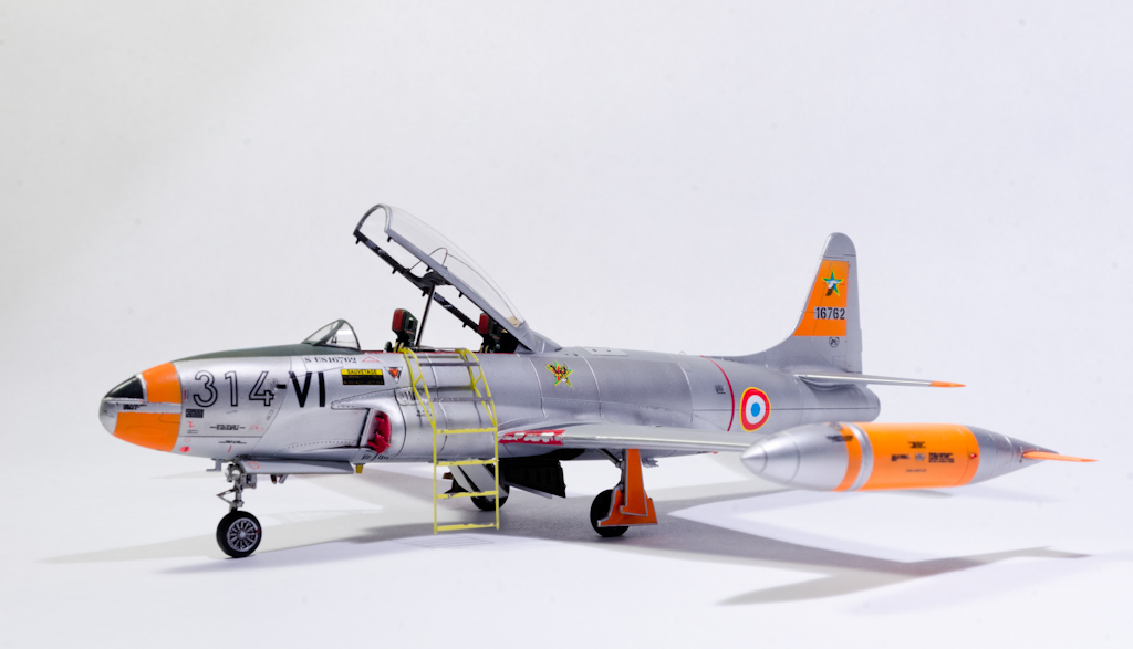 T-33 Platz 1/72e Ecole de chasse de Tours T-33-1