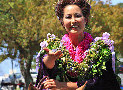 kamehameha floral parade, must see hawaii festivals and parades, king kamehameha parade, must see floral parades, aloha spirit of hawaii, paniolo style in hawaii, floral leis in hawaii, pageant leis