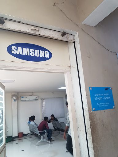 Samsung Service Center, Door No 1244, Sunny Tower S, 1st Floor, Ramayya Street, East Godavari, Kakinada, Andhra Pradesh 533001, India, Electronics_Repair_Shop, state AP