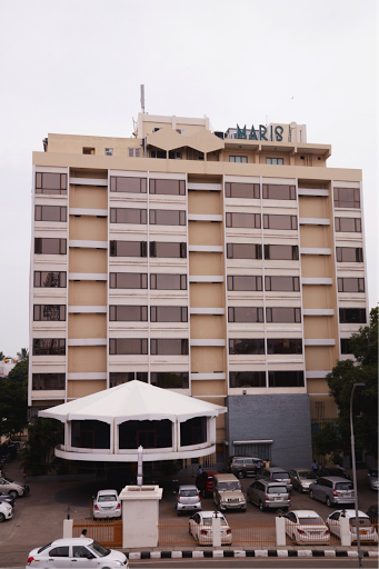 Hotel Maris, 11, Cathedral Rd, Kasturi Estate, Gopalapuram, Chennai, Tamil Nadu 600086, India, Bar, state TN