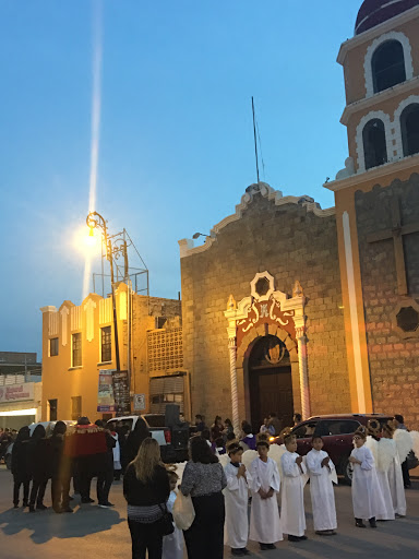 Parroquia De Guadalupe, 26700, Av. Independencia 121, Zona Centro, Sabinas, Coah., México, Lugar de culto | COAH