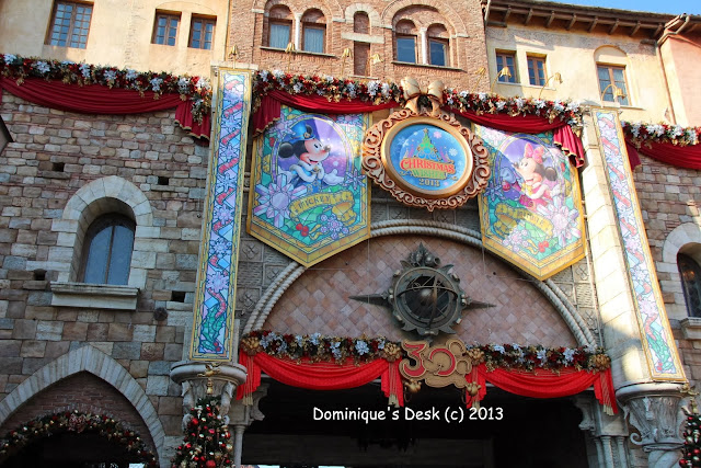 Mickey and Minnie banners