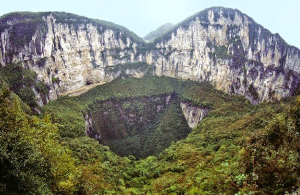 lubang di cina