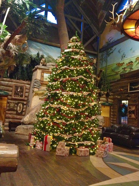 Santa's Wonderland at Bass Pro Shops - On the Go in MCO