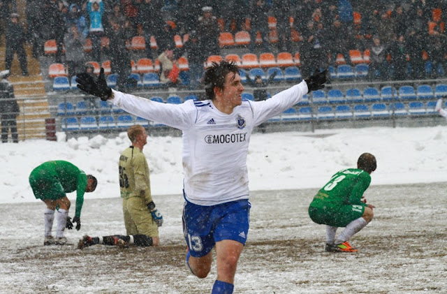 «Белорусский футбол, спасибо, что живой». «Днепр» принимал соперников на натуральном газоне
