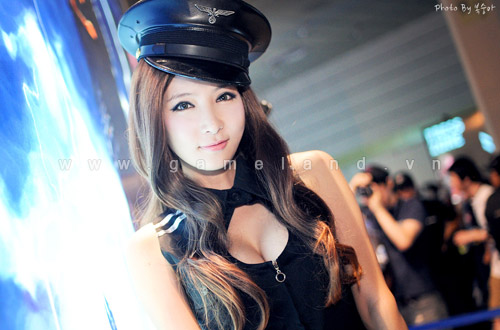 Nữ cảnh sát gợi cảm tại Dungeon & Fighter Festival - Ảnh 5