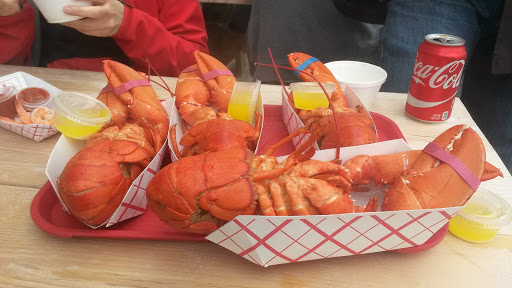 Lobster Restaurant «Roy Moore Lobster Co», reviews and photos, 39 Bearskin Neck, Rockport, MA 01966, USA