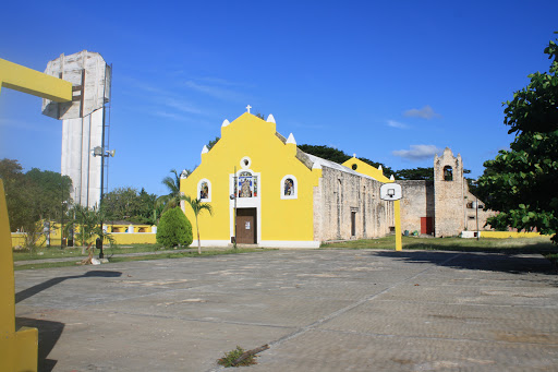 Templo de la Candelaria, Calle 20 106, Yaxkukul, Yuc., México, Institución religiosa | YUC