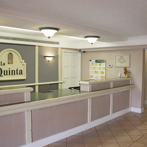 La Quinta Inn by Wyndham Farmington logo
